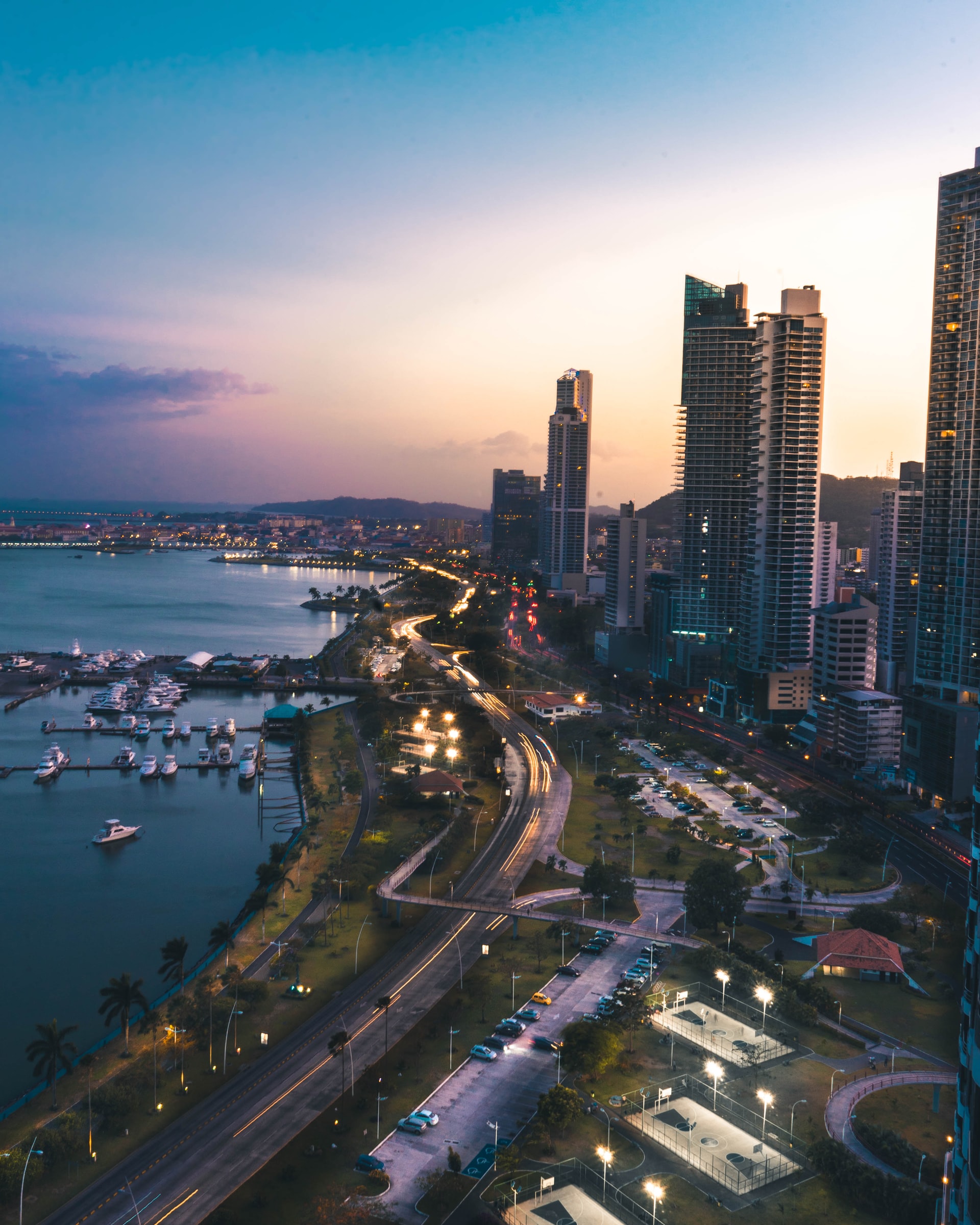 Panamá City por Miguel Bruna en Unsplash