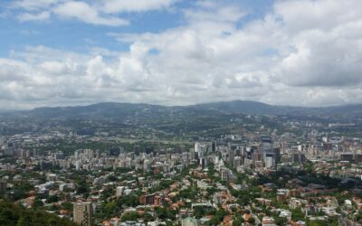 Caracas, la ciudad de la eterna primavera resiste